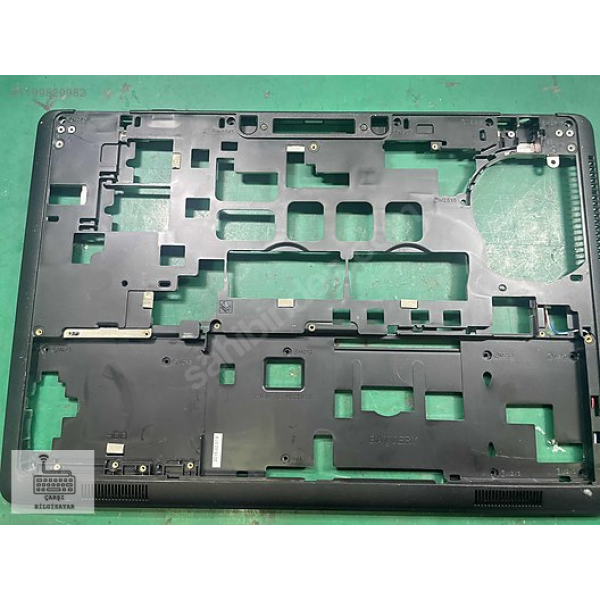 Dell Latitude E5550 5550 P37f Notebook Alt Kasa