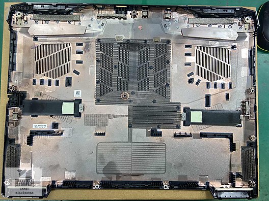 x5_1242182784pb9-2.jpg Acer Predator PH315-55 alt kasa